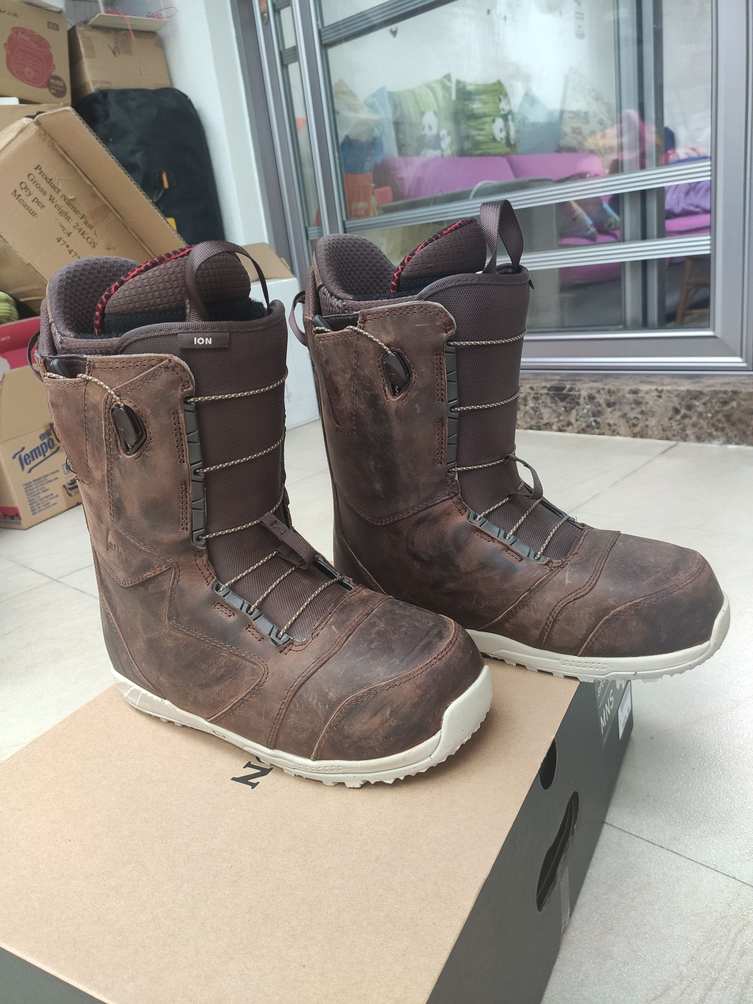 BURTON ion leather 22 23